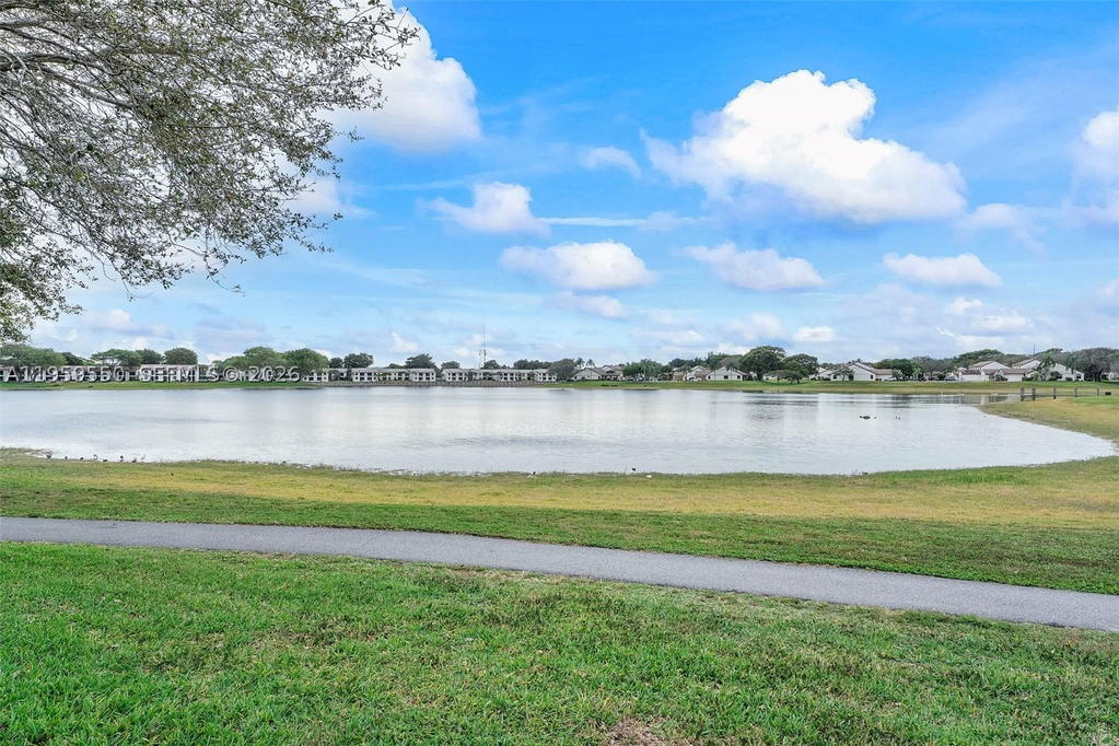 Real estate property located at 3150 Leewood Ter L124, Palm Beach, Lake Windwood Condo, Boca Raton, FL