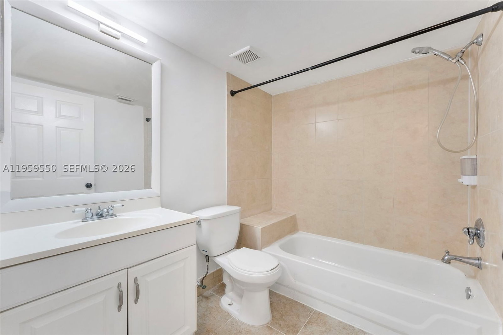 Real estate property located at 3150 Leewood Ter L124, Palm Beach, Lake Windwood Condo, Boca Raton, FL
