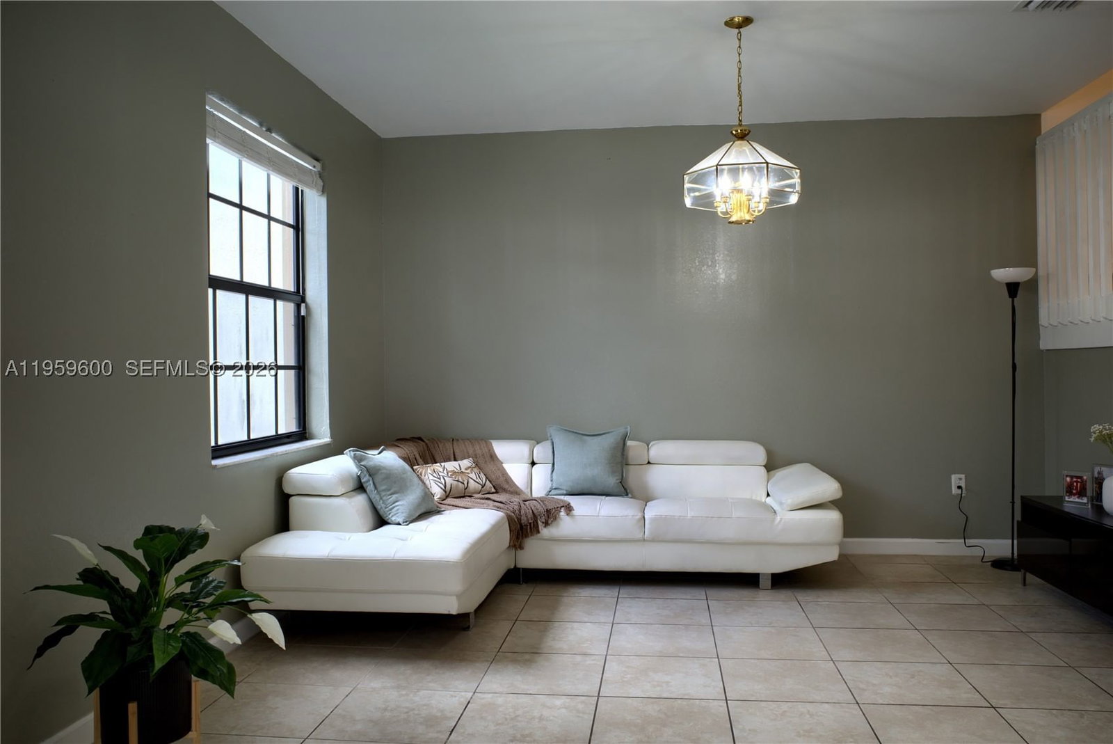 Real estate property located at 8915 35th Ave, Miami-dade, Bellagio Villas, Hialeah, FL