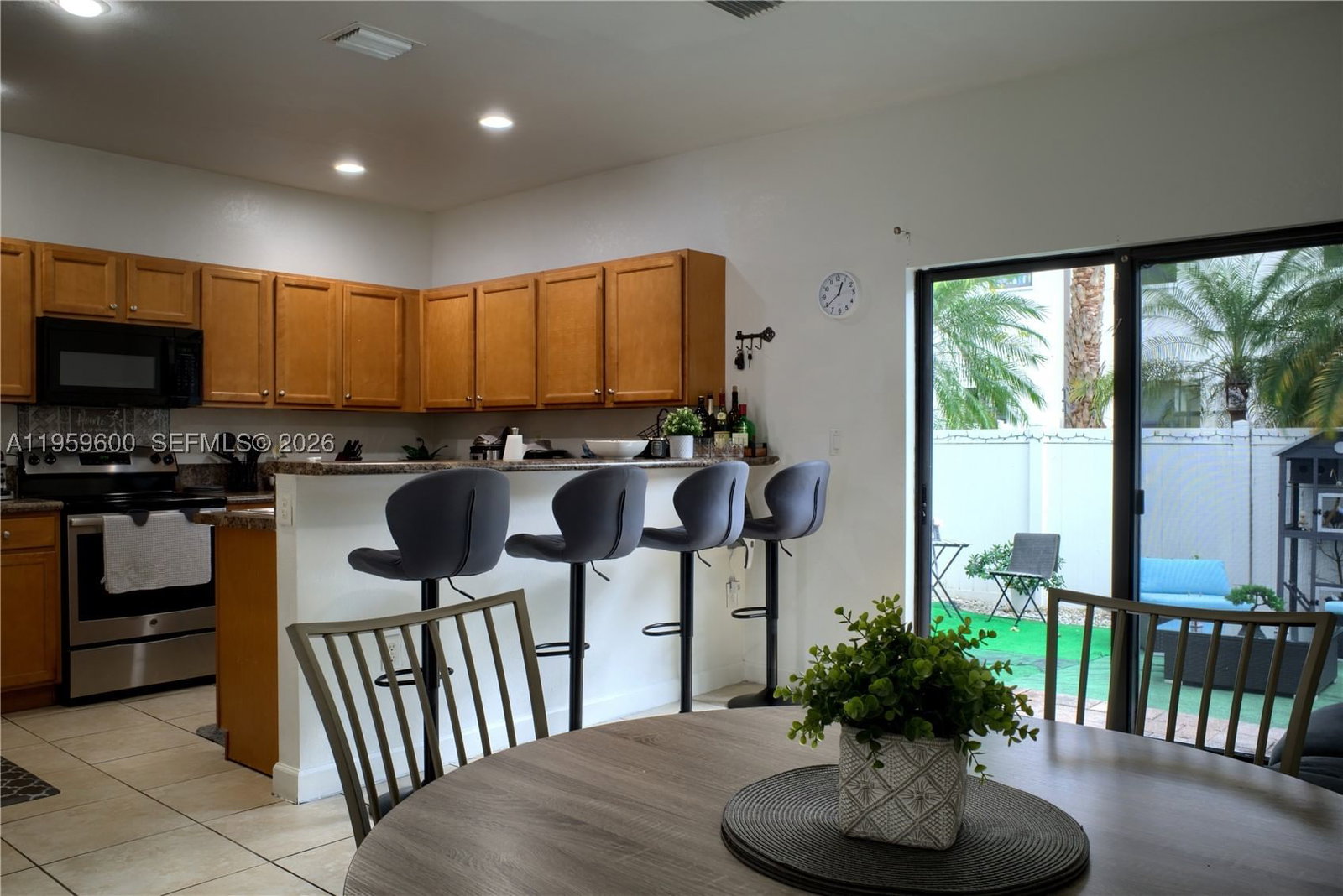 Real estate property located at 8915 35th Ave, Miami-dade, Bellagio Villas, Hialeah, FL