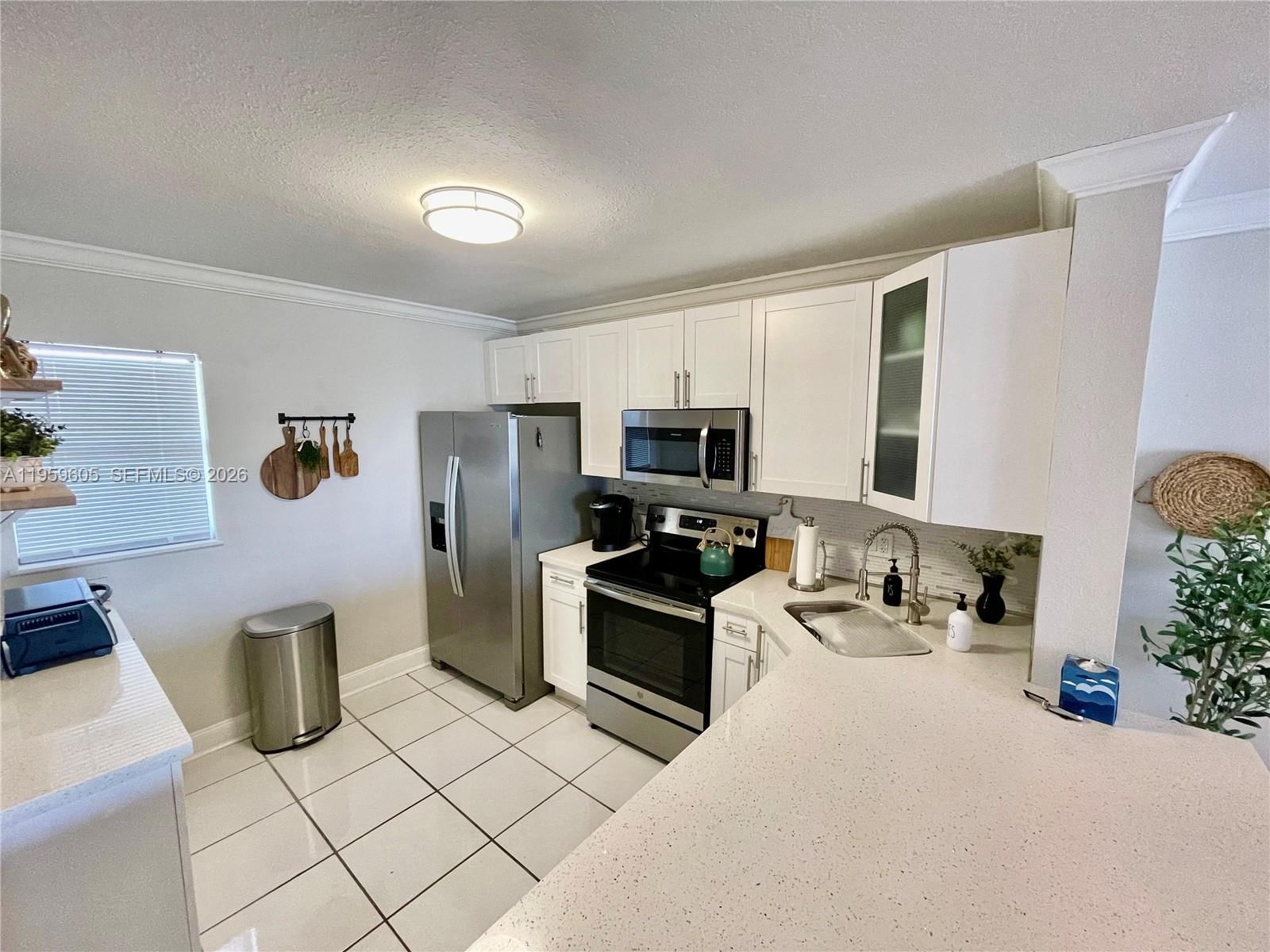 Real estate property located at 4800 Bayview Dr #505, Broward, Coral Towers Condo, Fort Lauderdale, FL