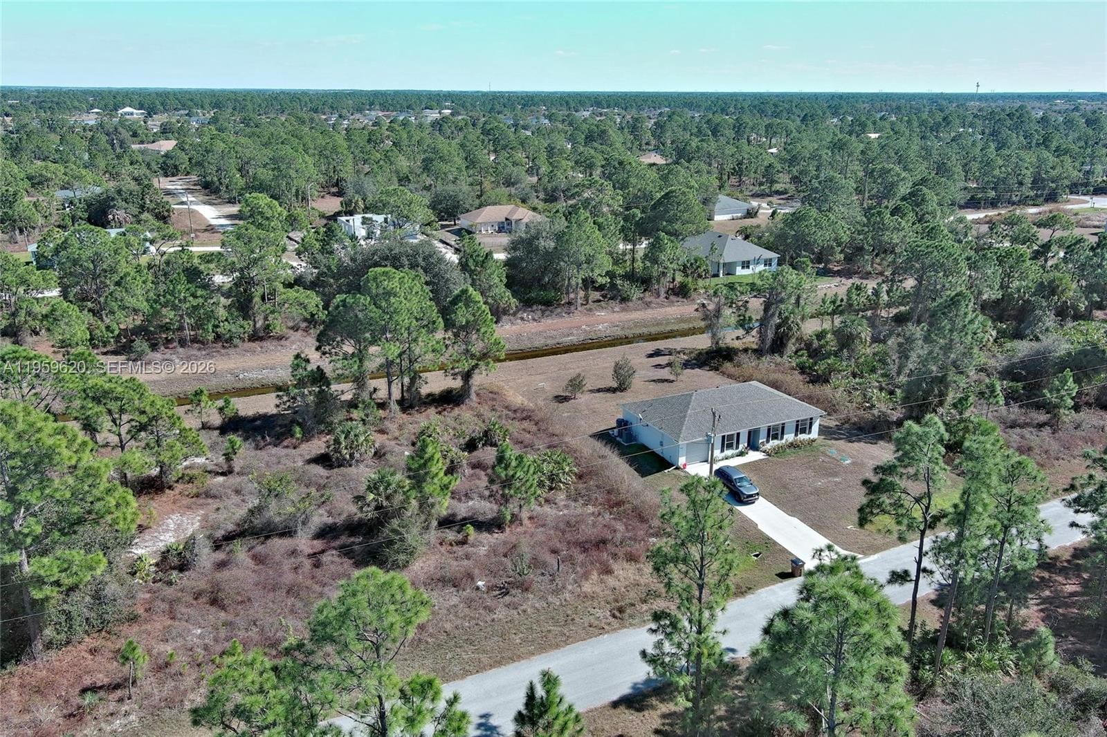 Real estate property located at 943 FOXDALE AVE, Lee, Lehigh Acres, Lehigh Acres, FL