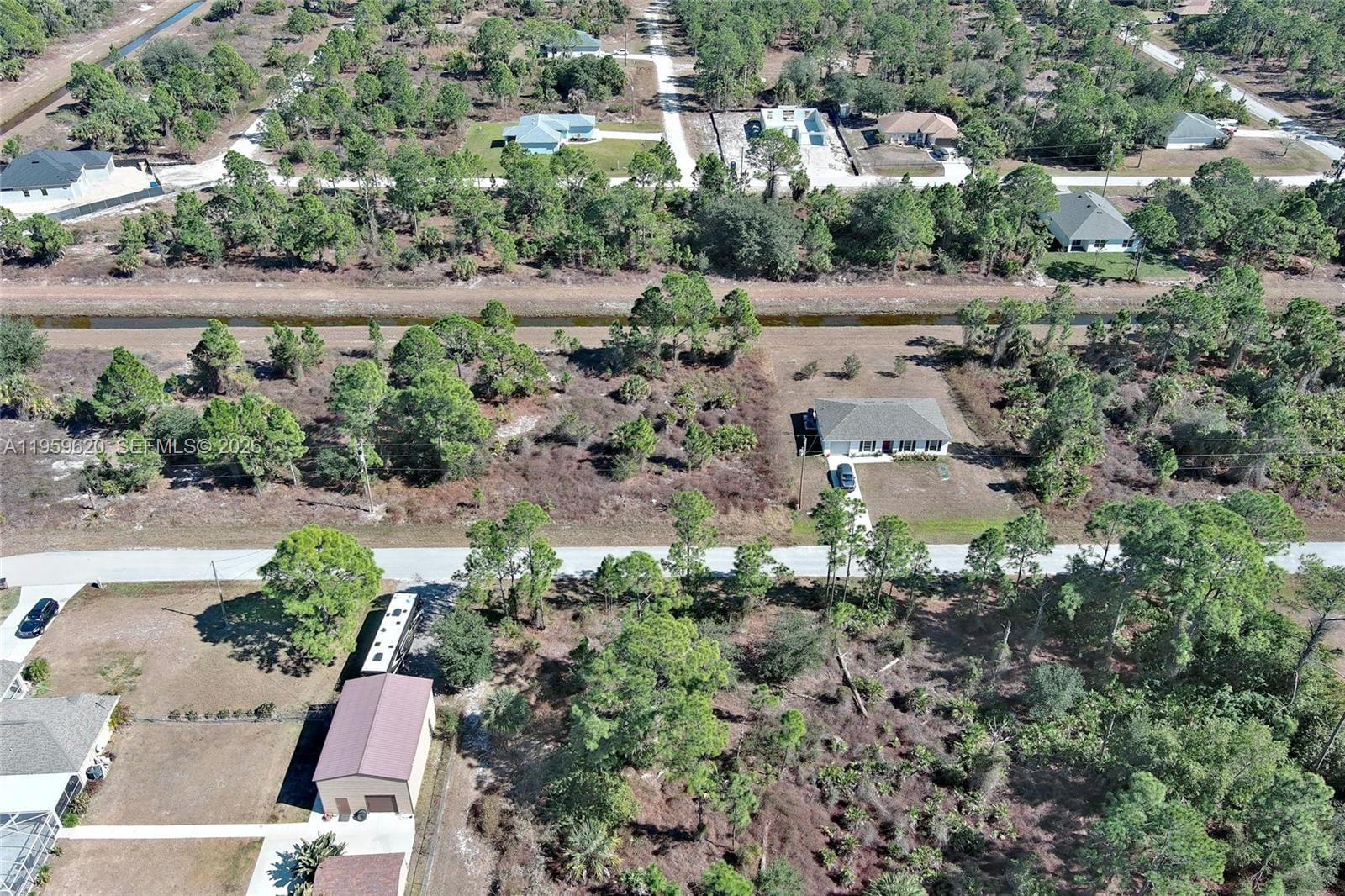 Real estate property located at 943 FOXDALE AVE, Lee, Lehigh Acres, Lehigh Acres, FL