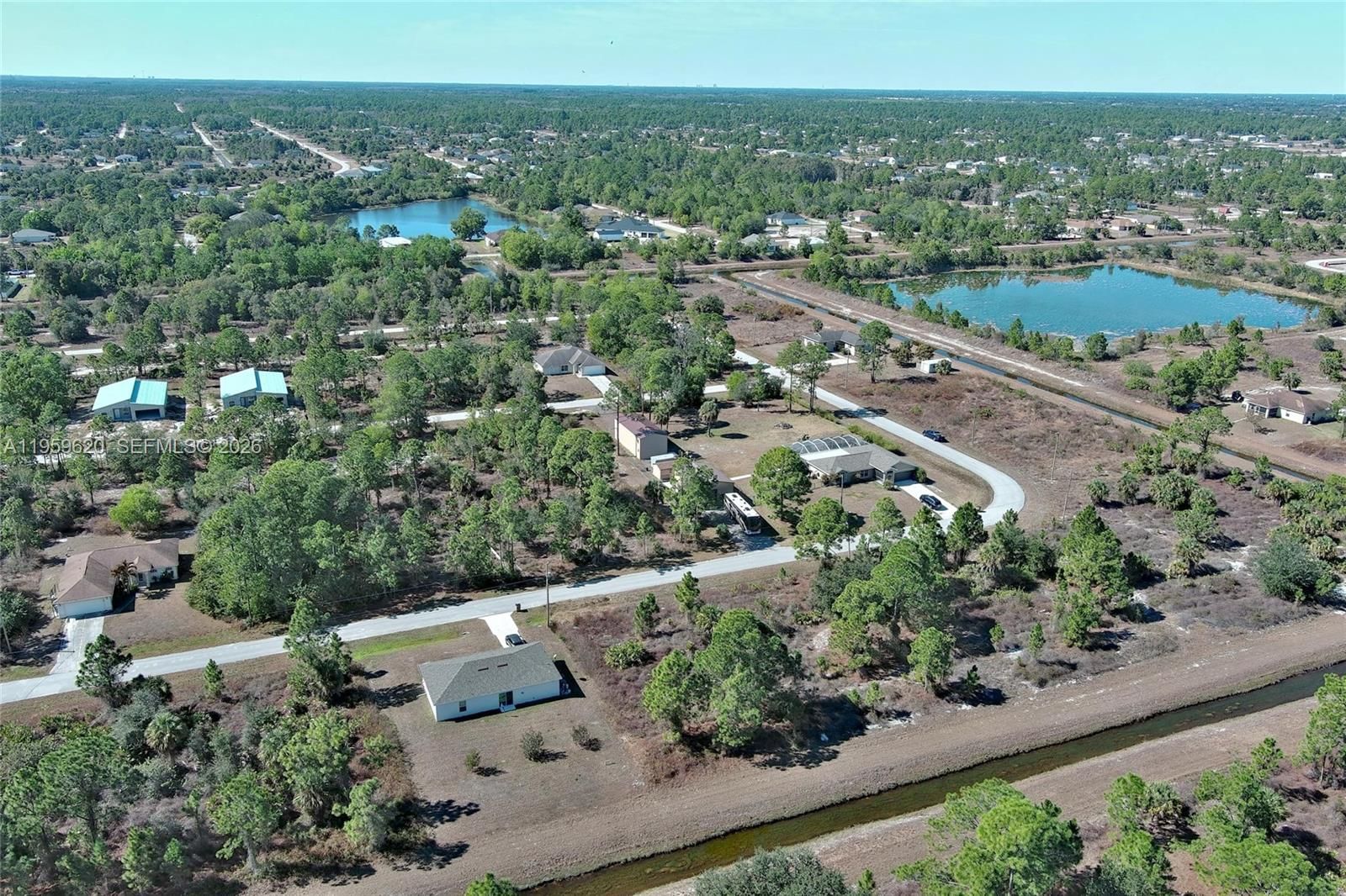 Real estate property located at 943 FOXDALE AVE, Lee, Lehigh Acres, Lehigh Acres, FL