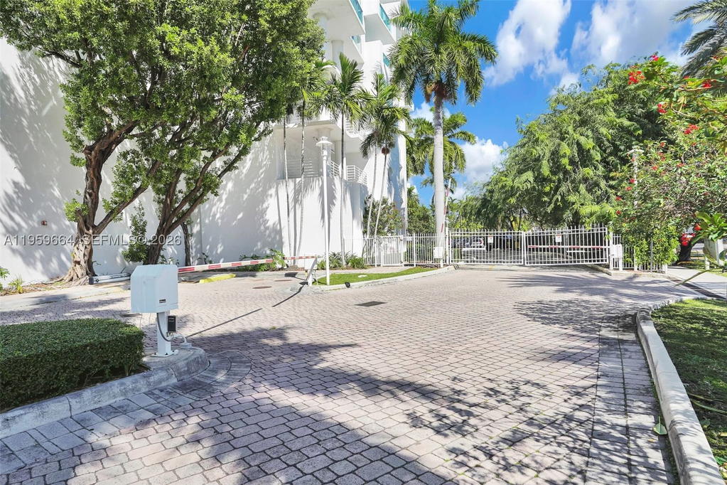 Real estate property located at 7910 Harbor Island Dr #1103, Miami-dade, 360 Condo B, North Bay Village, FL