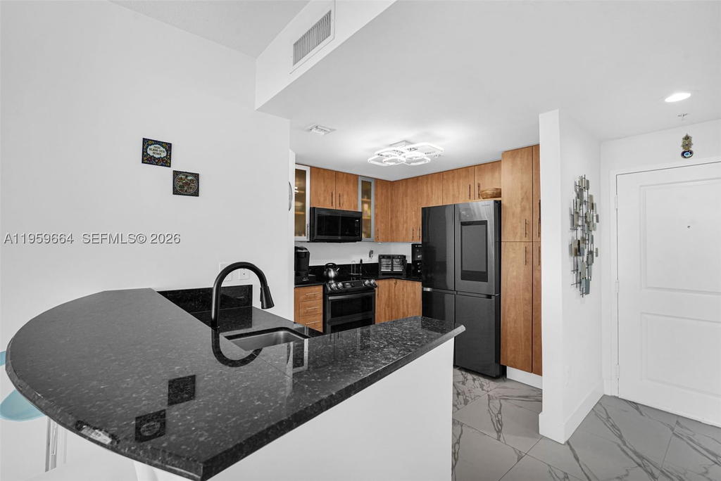 Real estate property located at 7910 Harbor Island Dr #1103, Miami-dade, 360 Condo B, North Bay Village, FL