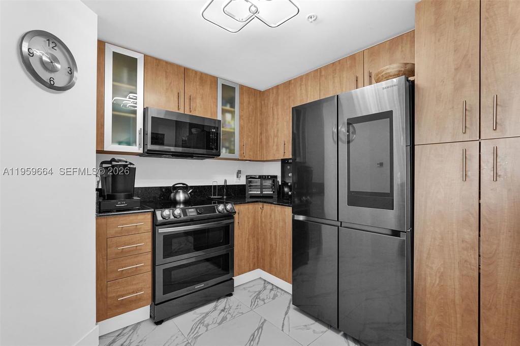 Real estate property located at 7910 Harbor Island Dr #1103, Miami-dade, 360 Condo B, North Bay Village, FL