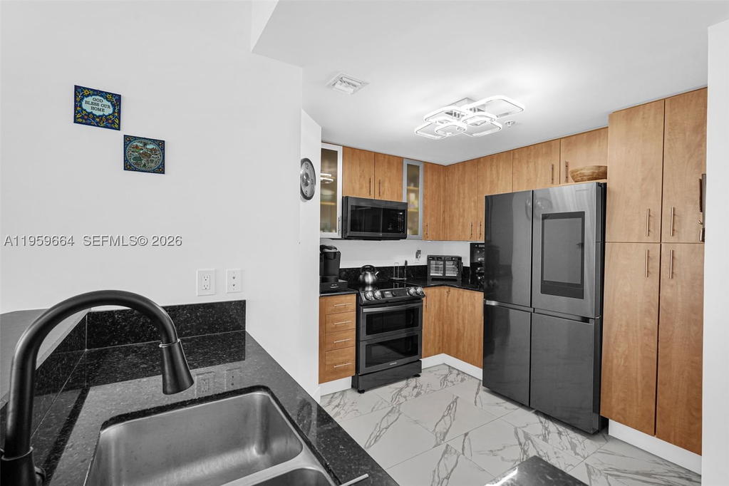 Real estate property located at 7910 Harbor Island Dr #1103, Miami-dade, 360 Condo B, North Bay Village, FL