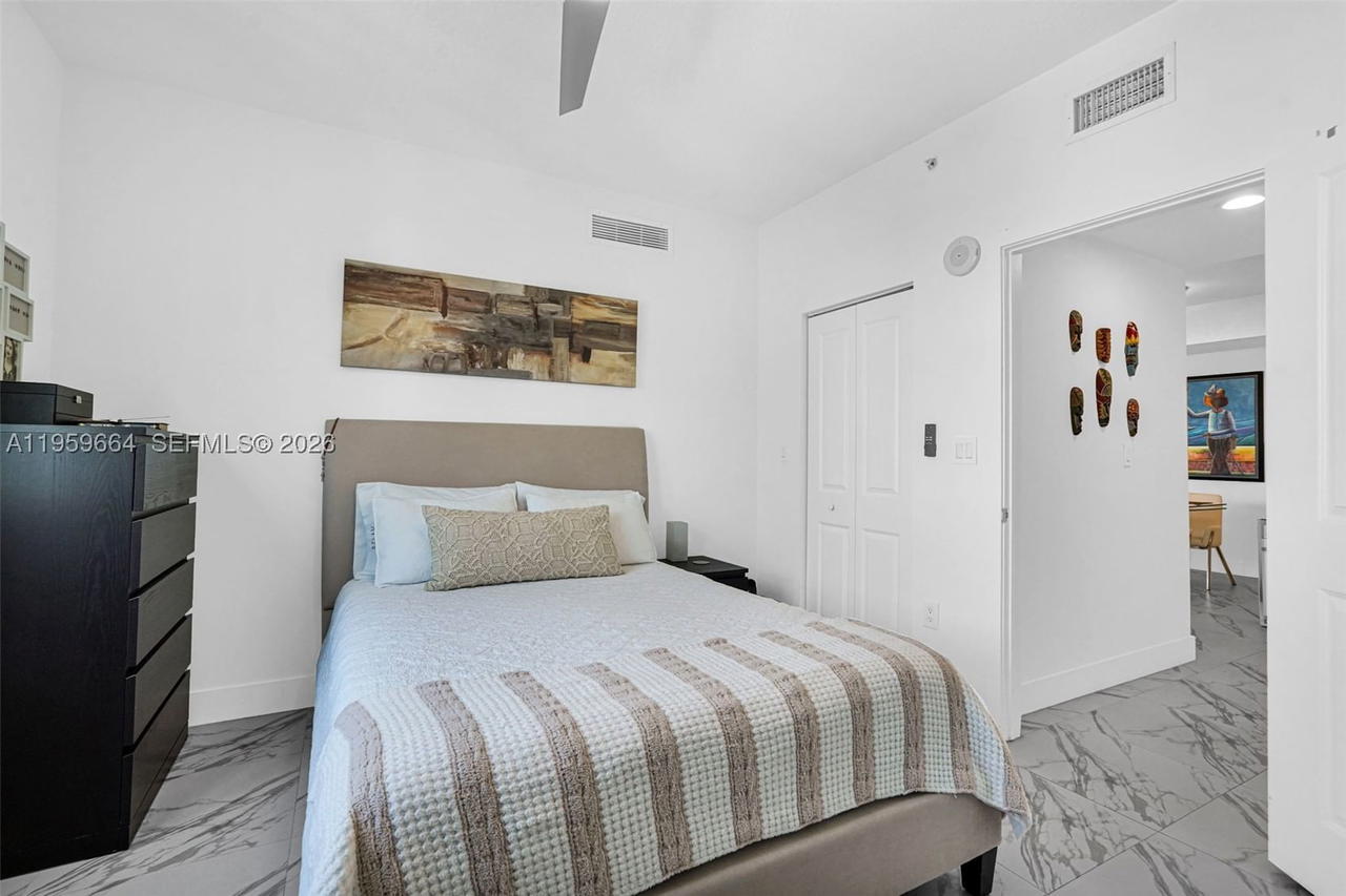 Real estate property located at 7910 Harbor Island Dr #1103, Miami-dade, 360 Condo B, North Bay Village, FL