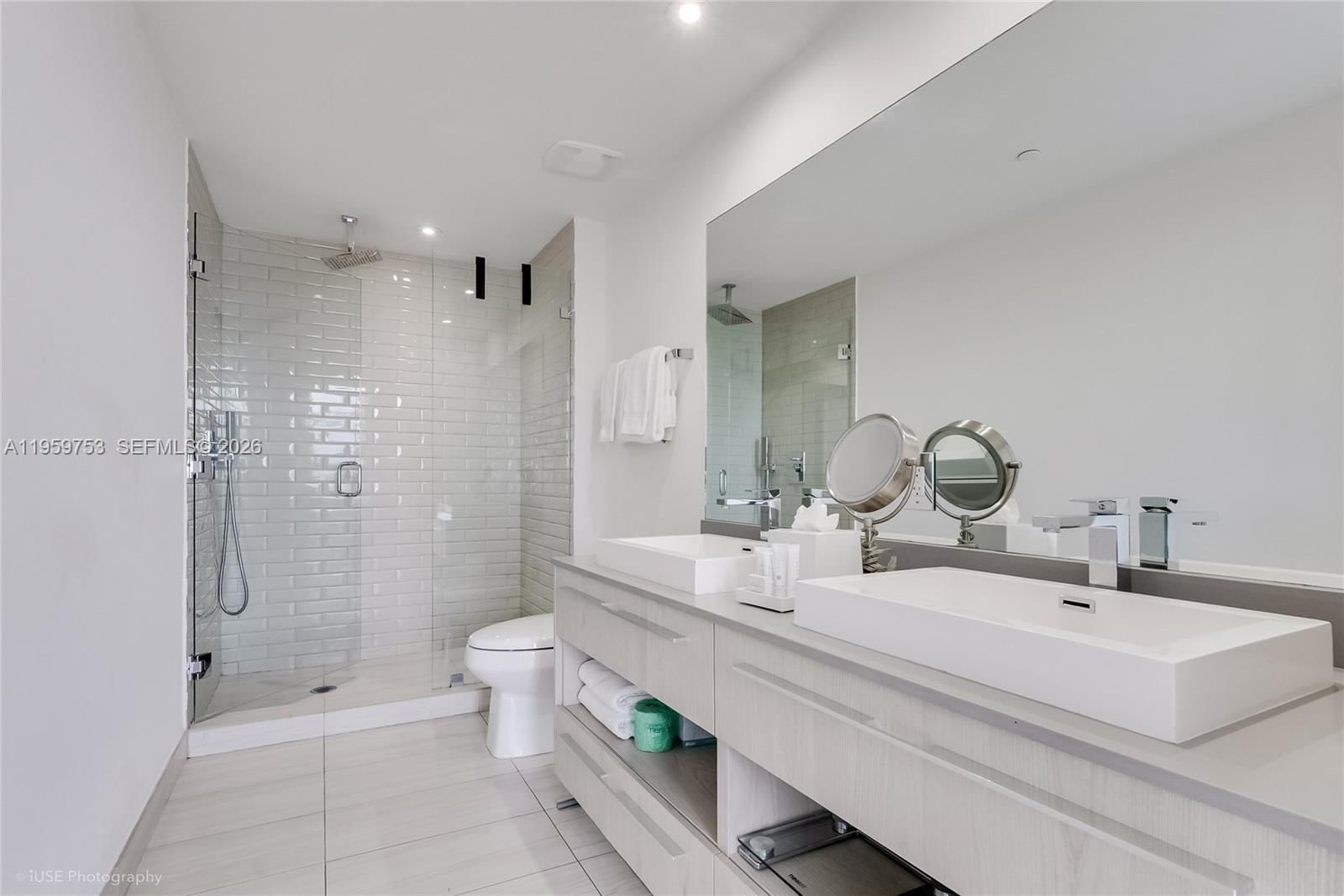 Real estate property located at 4010 Ocean Dr R2204, Broward, 4010 South Ocean Condo, Hollywood, FL
