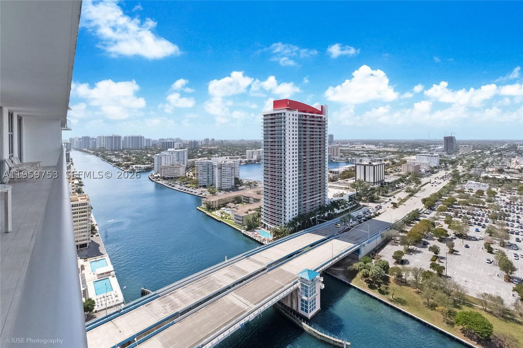 Real estate property located at 4010 Ocean Dr R2204, Broward, 4010 South Ocean Condo, Hollywood, FL