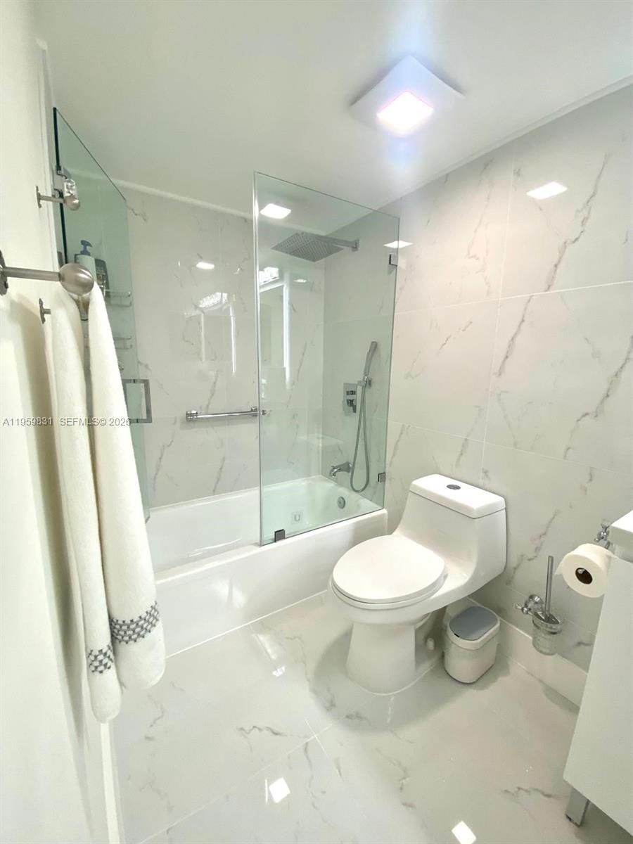Real estate property located at 210 174th St #403, Miami-dade, Winston Towers 600 Condo, Sunny Isles Beach, FL