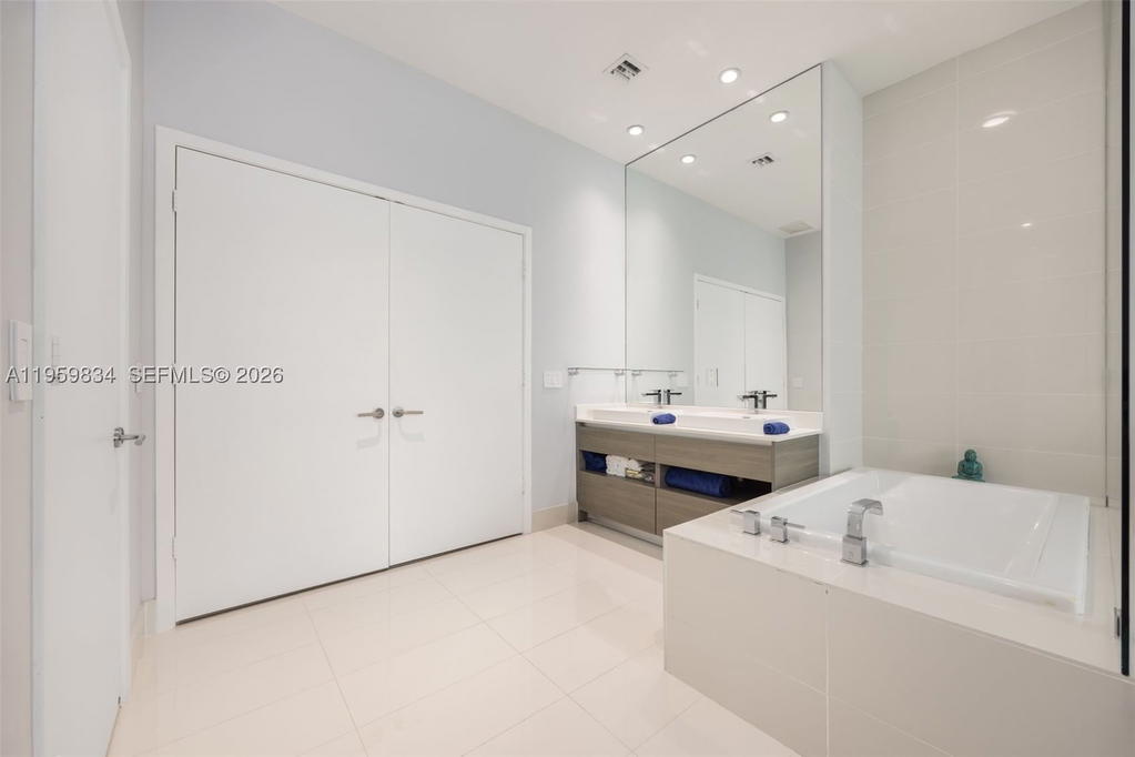 Real estate property located at 460 28th St PH 4002, Miami-dade, Icon Bay Condo, Miami, FL