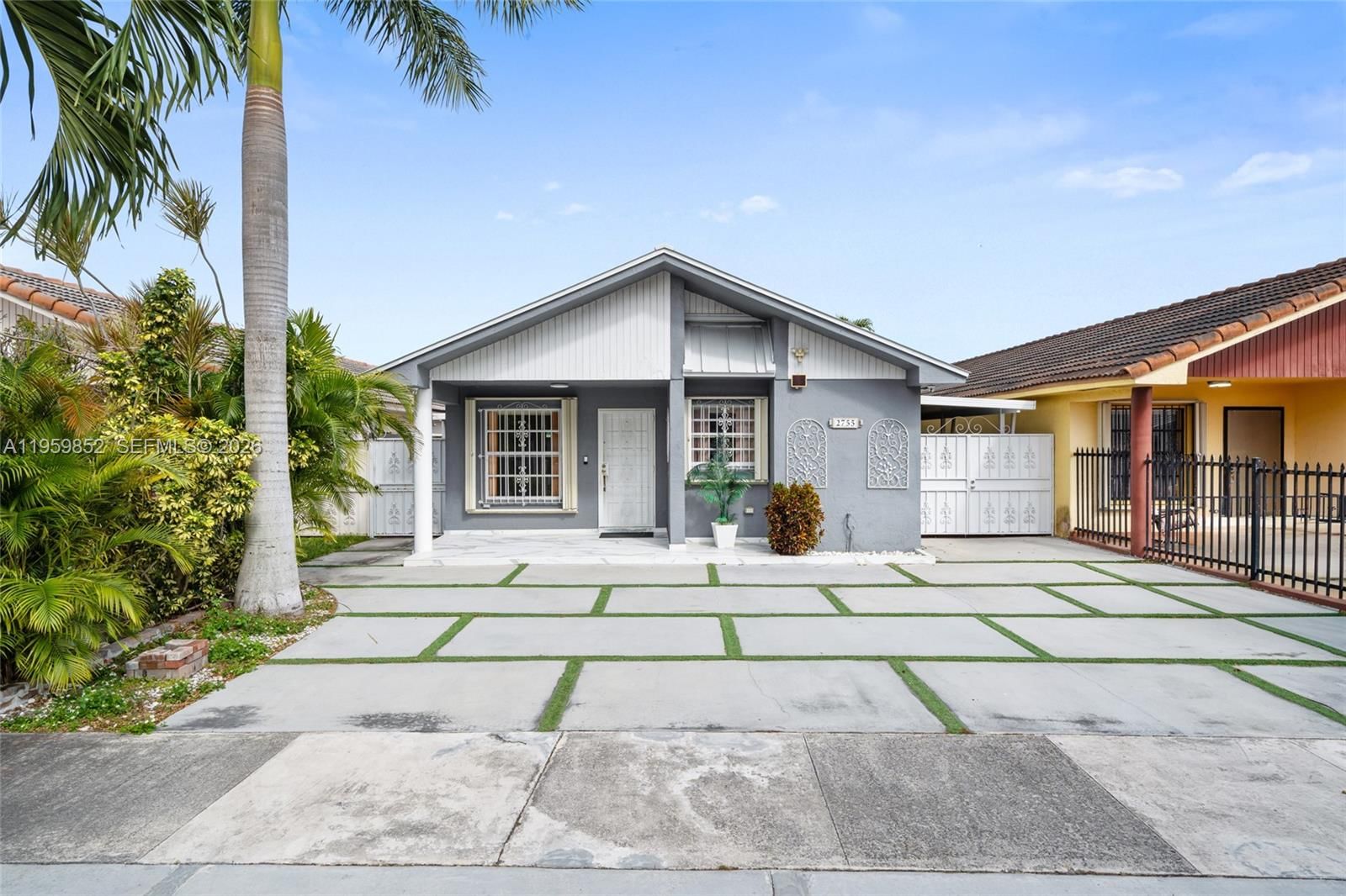 Real estate property located at 2755 74th St, Miami-dade, Alameda Jardins, Hialeah, FL