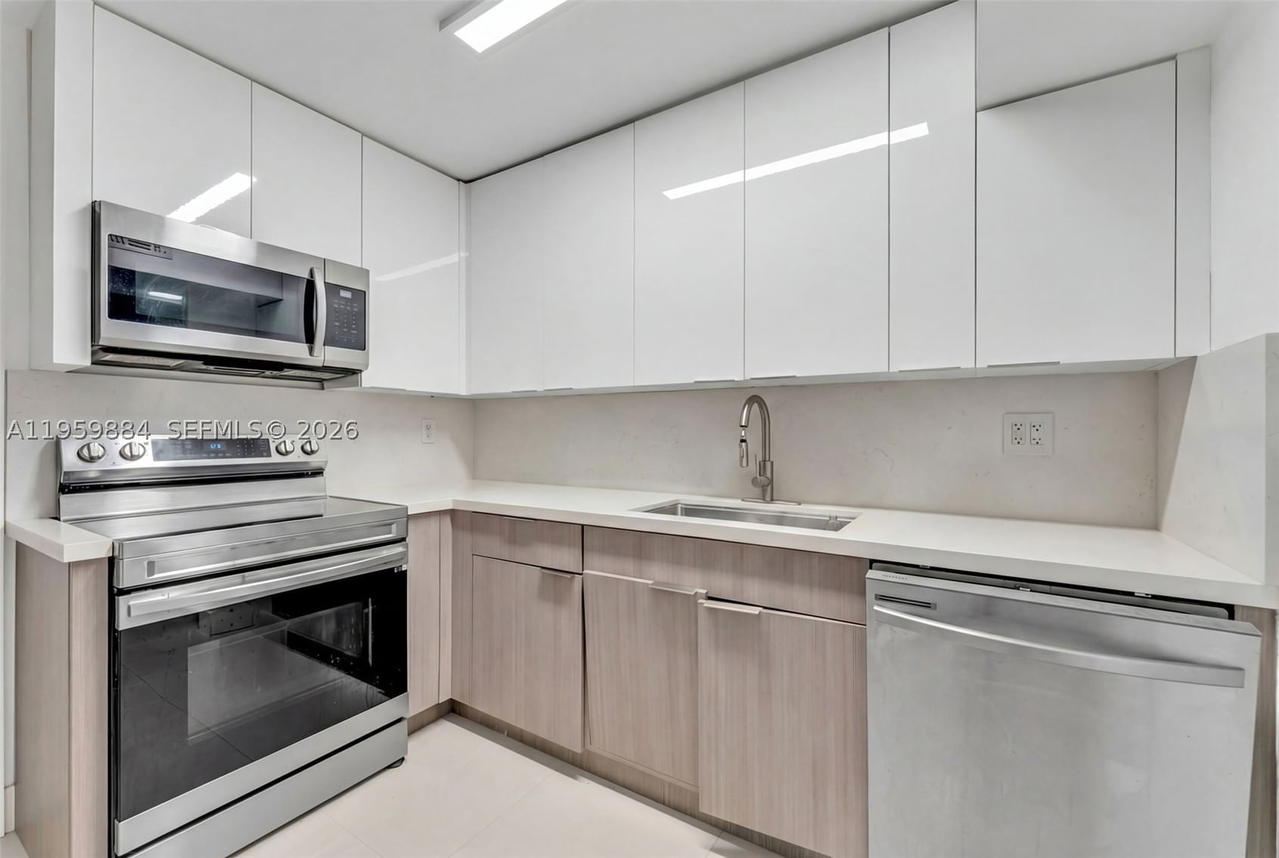 Real estate property located at 9500 Bay Harbor Dr #2H, Miami-dade, St Regis Apts Condo, Bay Harbor Islands, FL