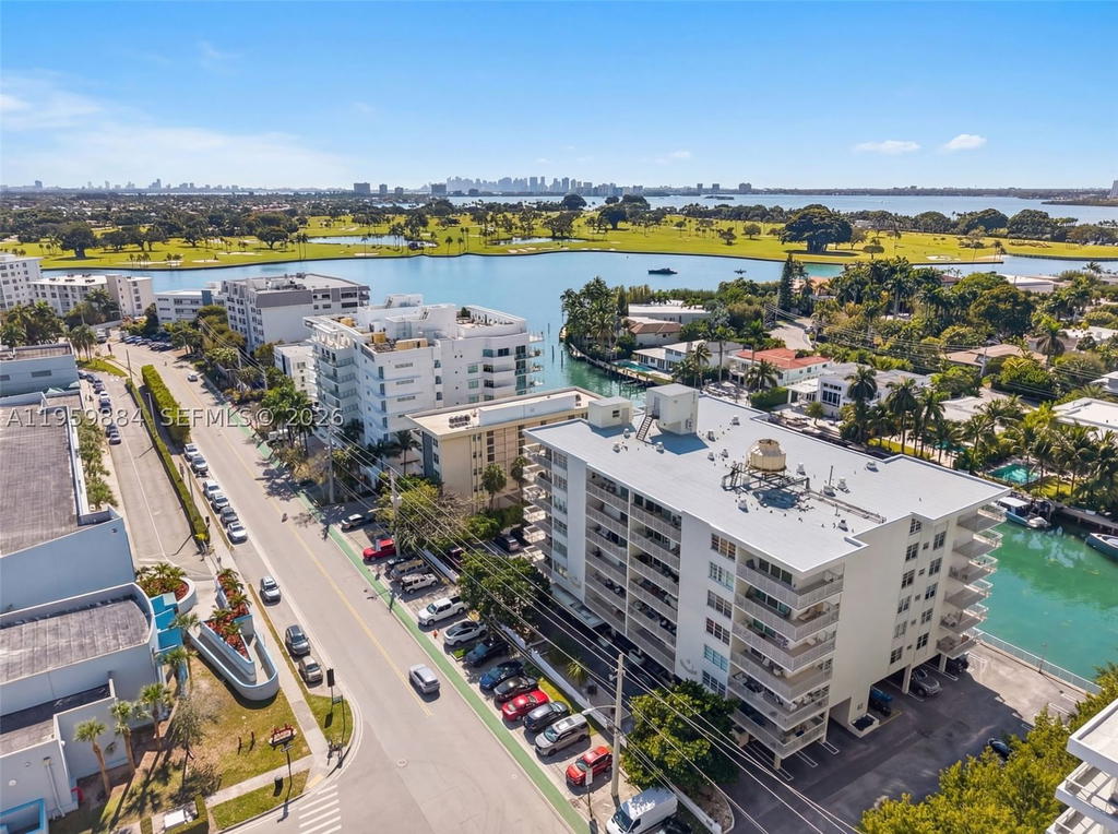 Real estate property located at 9500 Bay Harbor Dr #2H, Miami-dade, St Regis Apts Condo, Bay Harbor Islands, FL