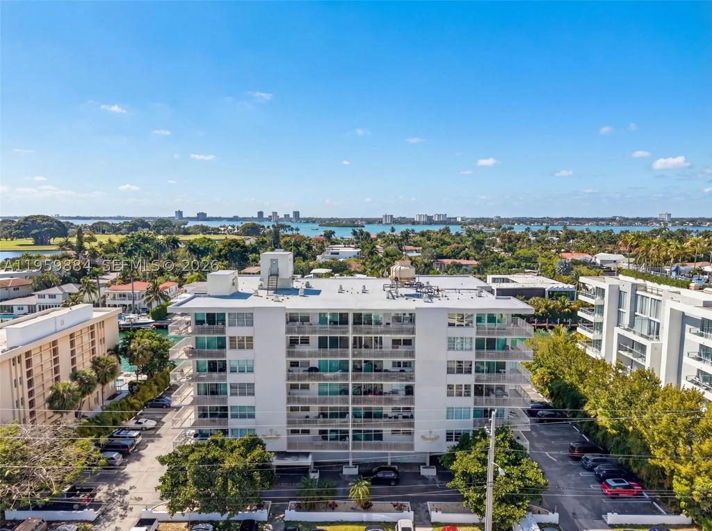 Real estate property located at 9500 Bay Harbor Dr #2H, Miami-dade, St Regis Apts Condo, Bay Harbor Islands, FL
