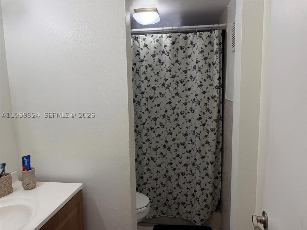 Real estate property located at 575 69th St #205, Miami-dade, Bella Venezia Condo, Hialeah, FL