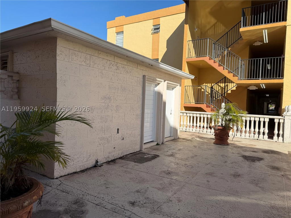 Real estate property located at 575 69th St #205, Miami-dade, Bella Venezia Condo, Hialeah, FL
