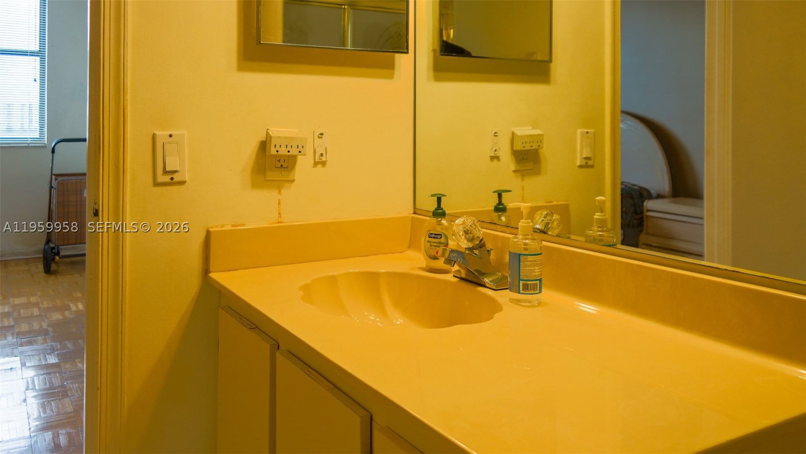 Real estate property located at 116 Lake Emerald Dr #408, Broward, Lake Emerald Condominium, Oakland Park, FL