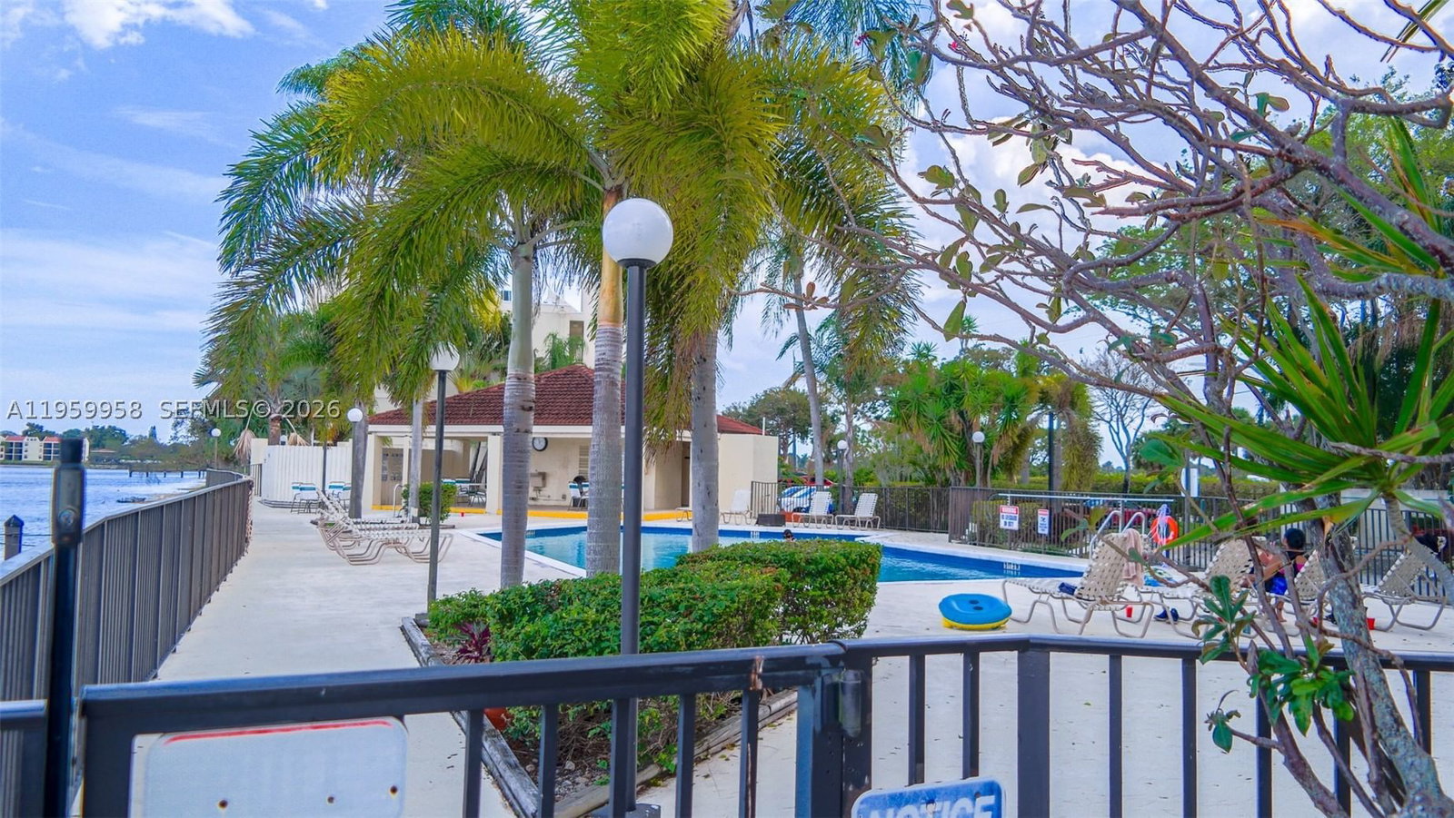 Real estate property located at 116 Lake Emerald Dr #408, Broward, Lake Emerald Condominium, Oakland Park, FL