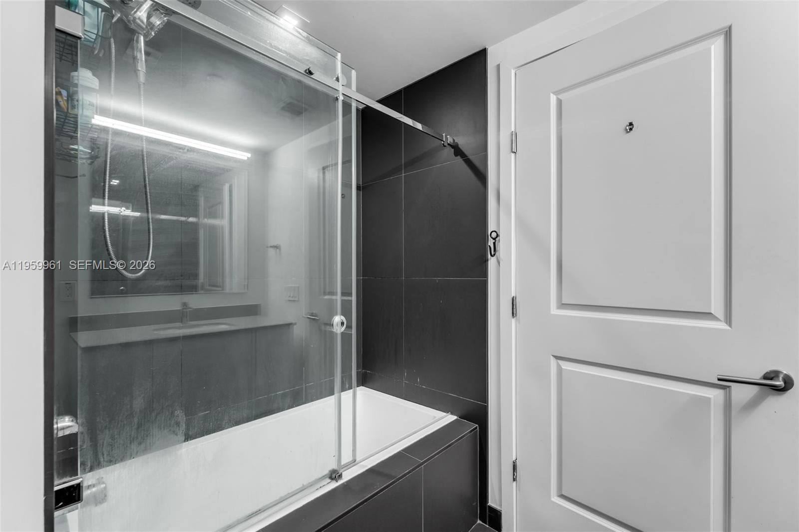Real estate property located at 1600 1st Ave #1511, Miami-dade, Canvas Condo, Miami, FL