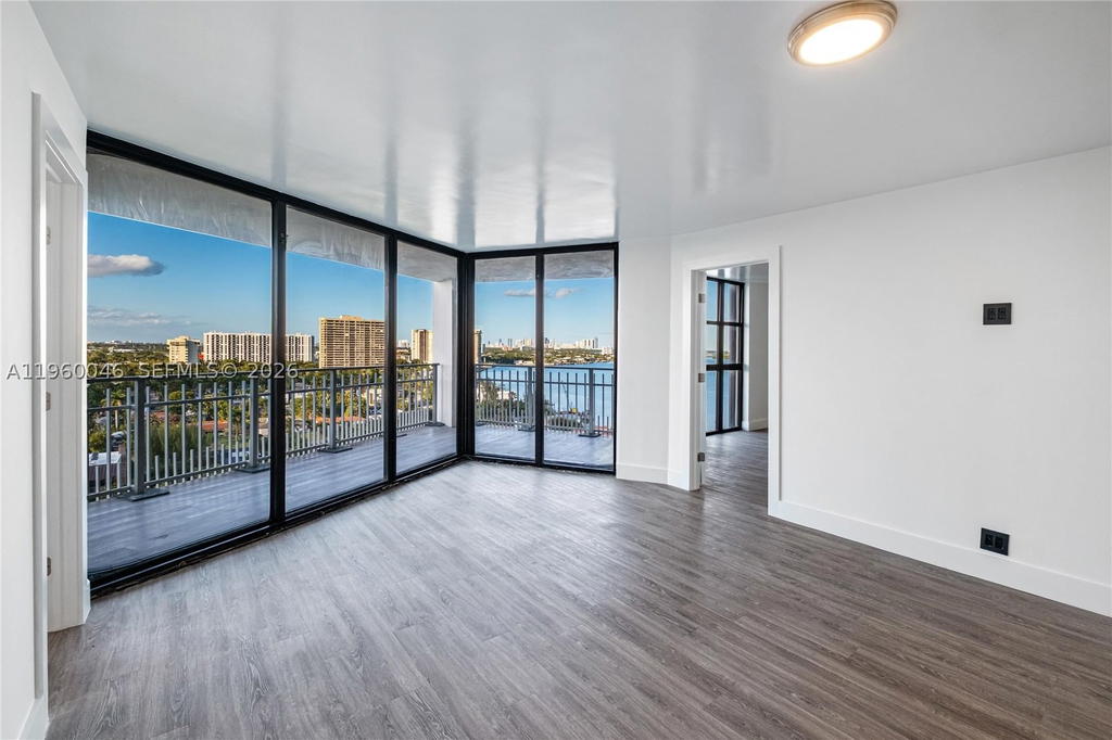 Real estate property located at 4000 Towerside Ter #1509, Miami-dade, The Towers Of Quayside Co, Miami, FL