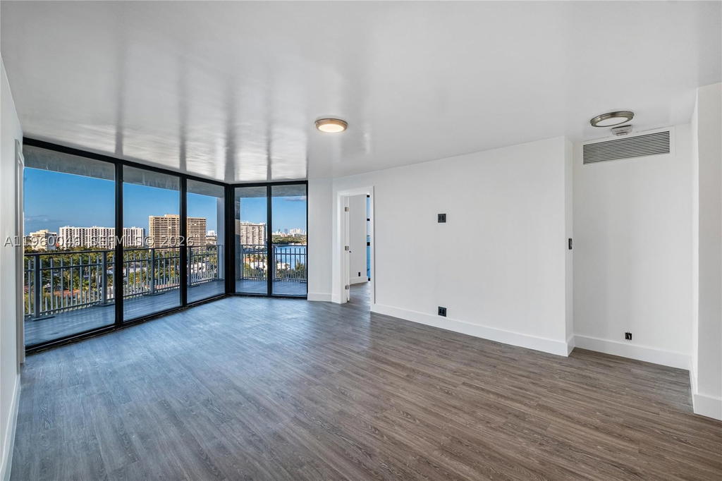 Real estate property located at 4000 Towerside Ter #1509, Miami-dade, The Towers Of Quayside Co, Miami, FL