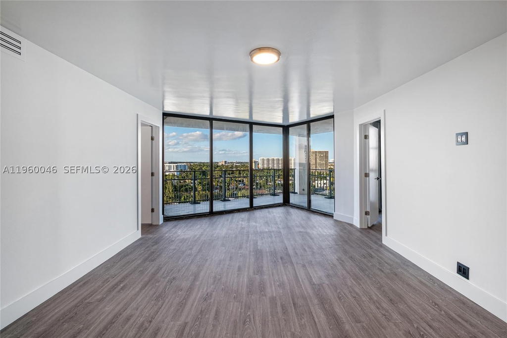 Real estate property located at 4000 Towerside Ter #1509, Miami-dade, The Towers Of Quayside Co, Miami, FL