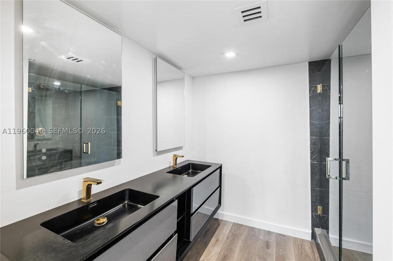 Real estate property located at 4000 Towerside Ter #1509, Miami-dade, The Towers Of Quayside Co, Miami, FL