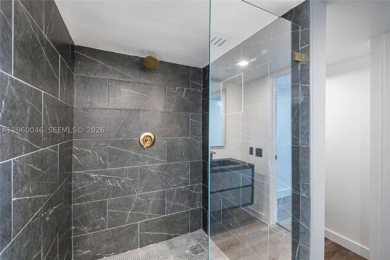 Real estate property located at 4000 Towerside Ter #1509, Miami-dade, The Towers Of Quayside Co, Miami, FL