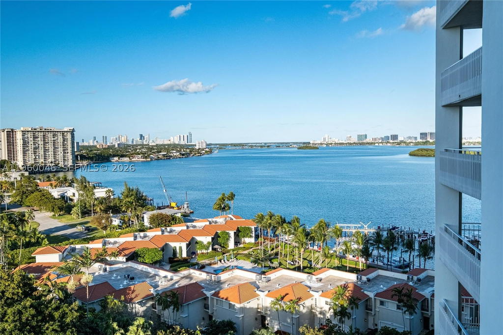 Real estate property located at 4000 Towerside Ter #1509, Miami-dade, The Towers Of Quayside Co, Miami, FL
