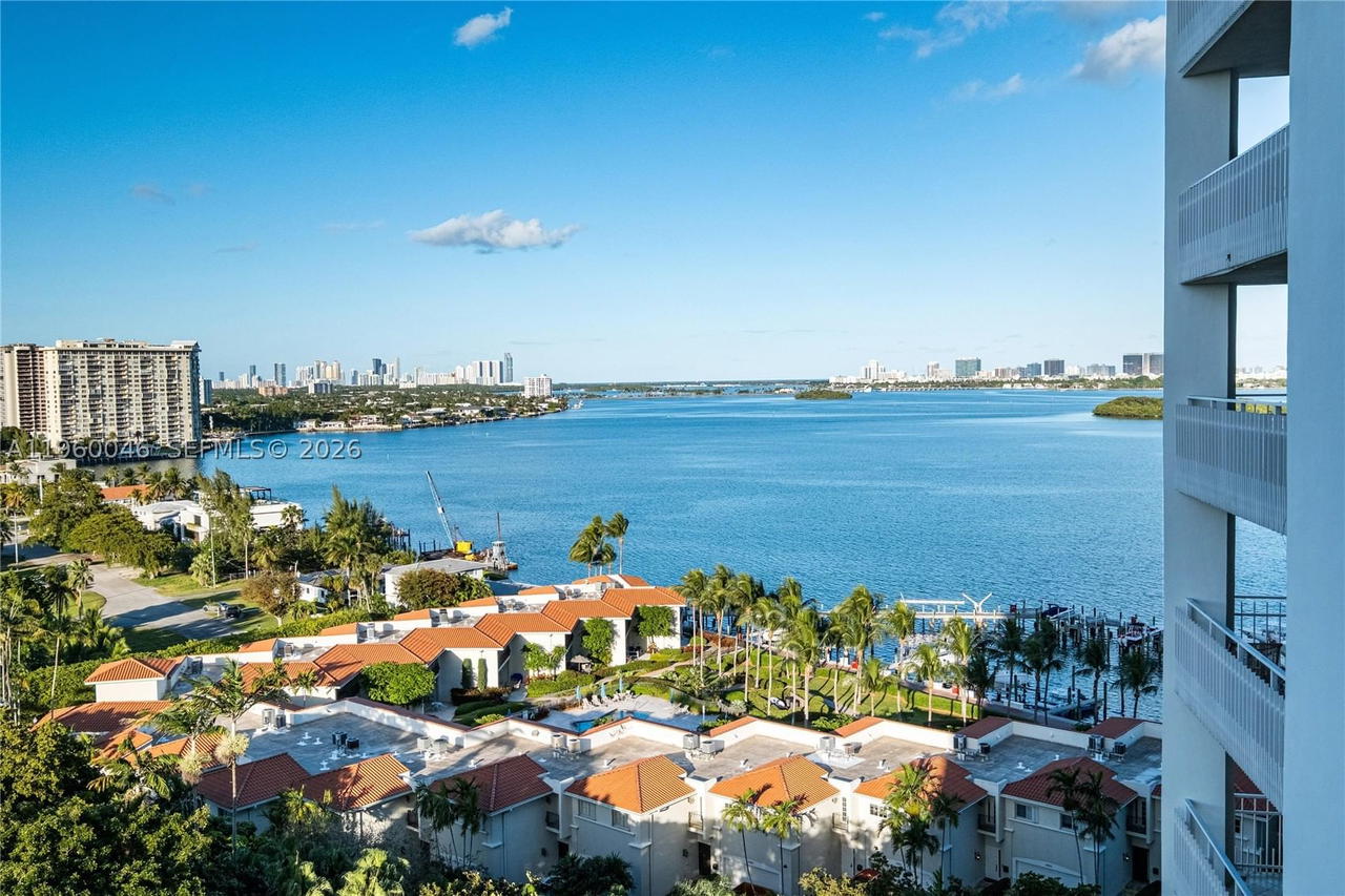 Real estate property located at 4000 Towerside Ter #1509, Miami-dade, The Towers Of Quayside Co, Miami, FL