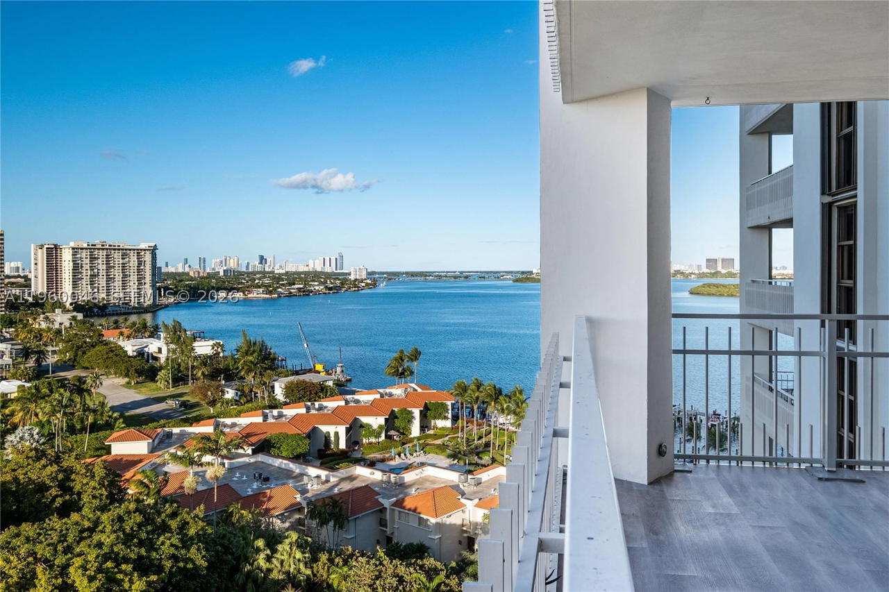 Real estate property located at 4000 Towerside Ter #1509, Miami-dade, The Towers Of Quayside Co, Miami, FL