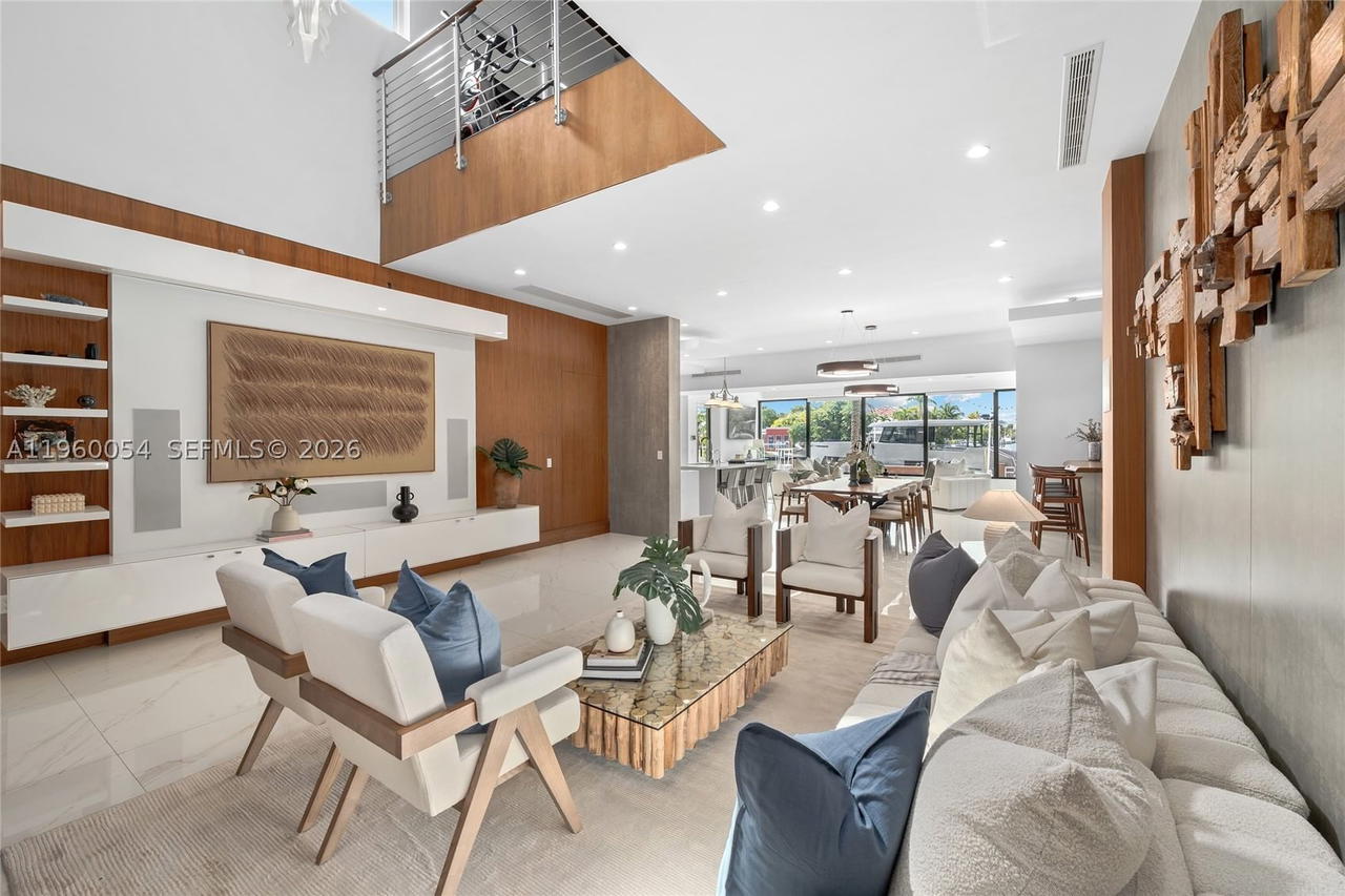 Real estate property located at 12880 Bayshore Dr, Miami-dade, Coronado Harbor, North Miami, FL