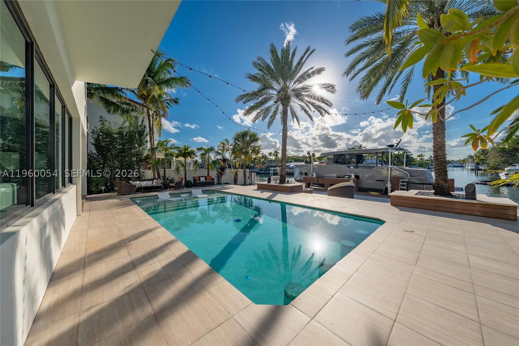 Real estate property located at 12880 Bayshore Dr, Miami-dade, Coronado Harbor, North Miami, FL