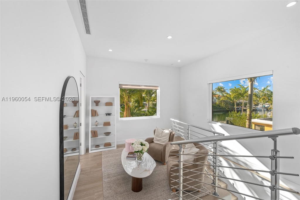 Real estate property located at 12880 Bayshore Dr, Miami-dade, Coronado Harbor, North Miami, FL