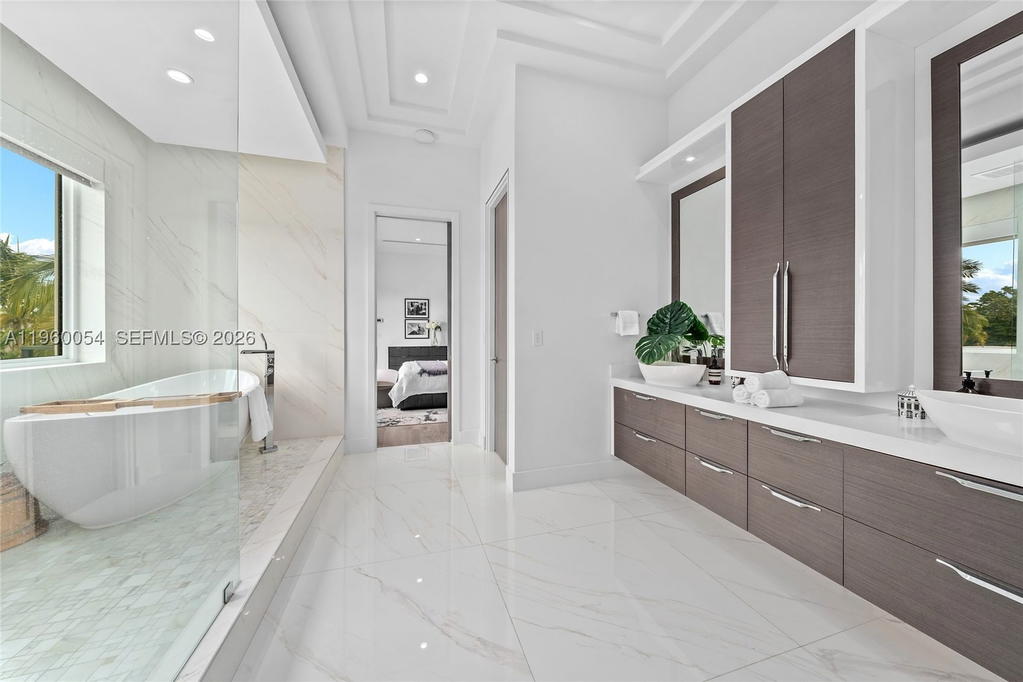 Real estate property located at 12880 Bayshore Dr, Miami-dade, Coronado Harbor, North Miami, FL