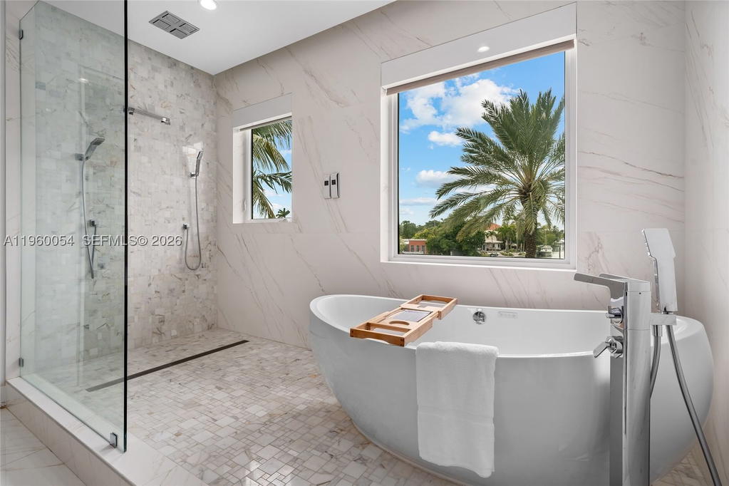 Real estate property located at 12880 Bayshore Dr, Miami-dade, Coronado Harbor, North Miami, FL