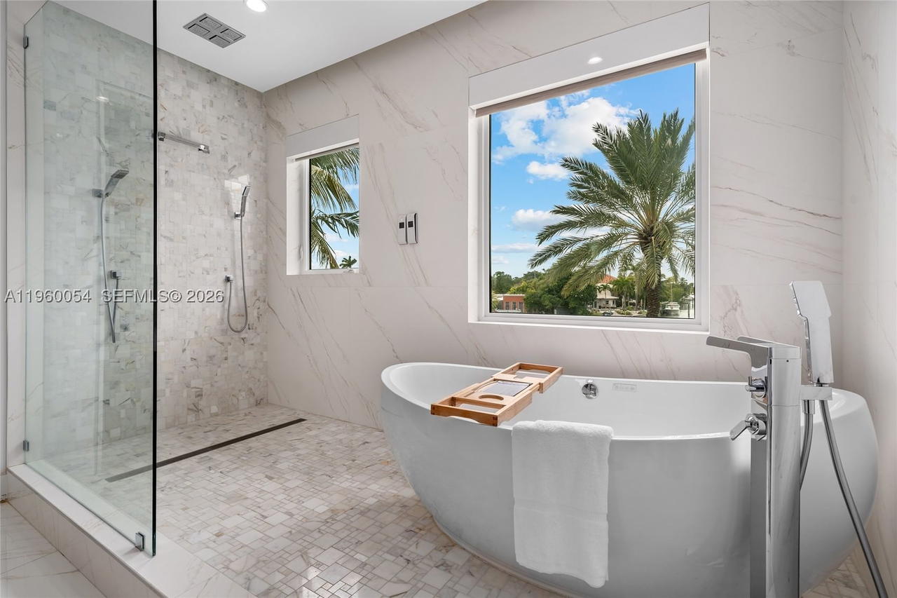 Real estate property located at 12880 Bayshore Dr, Miami-dade, Coronado Harbor, North Miami, FL