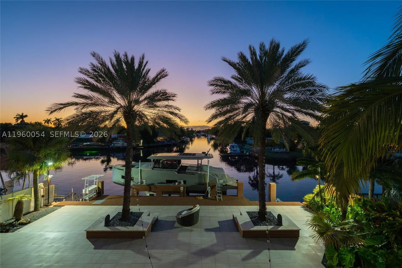 Real estate property located at 12880 Bayshore Dr, Miami-dade, Coronado Harbor, North Miami, FL