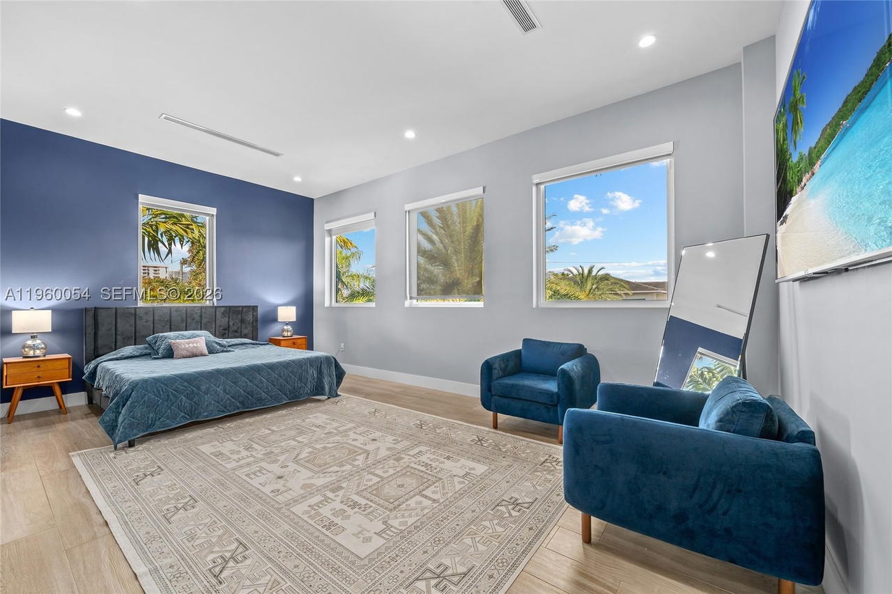 Real estate property located at 12880 Bayshore Dr, Miami-dade, Coronado Harbor, North Miami, FL