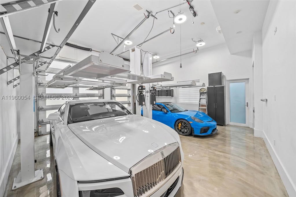 Real estate property located at 12880 Bayshore Dr, Miami-dade, Coronado Harbor, North Miami, FL