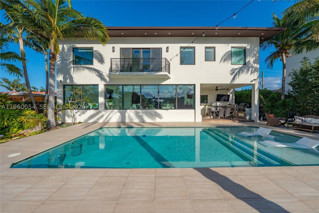 Real estate property located at 12880 Bayshore Dr, Miami-dade, Coronado Harbor, North Miami, FL