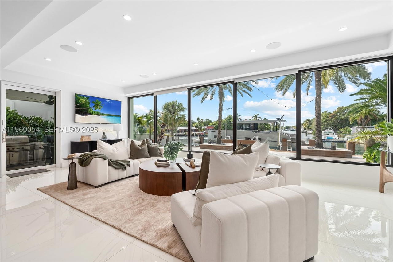 Real estate property located at 12880 Bayshore Dr, Miami-dade, Coronado Harbor, North Miami, FL