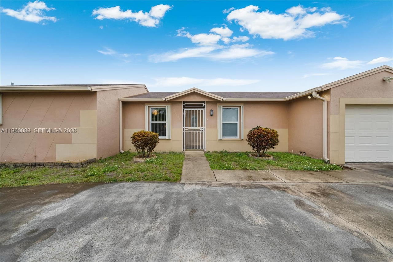 Real estate property located at 20103 57th Pl, Miami-dade, Country Lake Manors Sec 2, Hialeah, FL