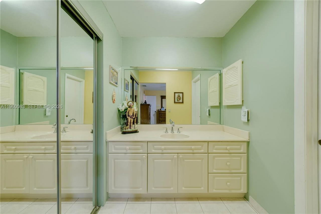 Real estate property located at 20103 57th Pl, Miami-dade, Country Lake Manors Sec 2, Hialeah, FL