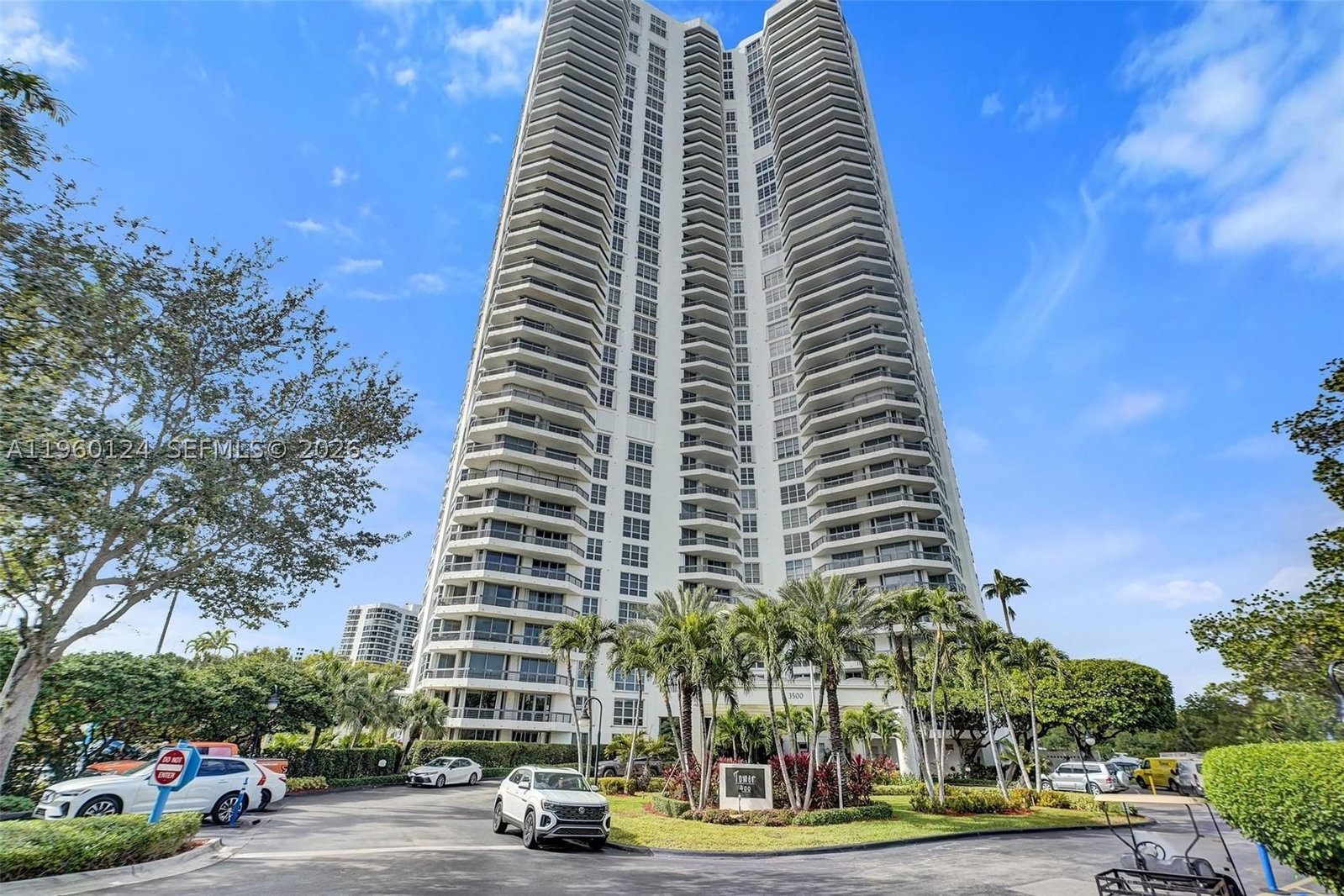 Real estate property located at 3500 Mystic Pointe Dr #3206, Miami-dade, Mystic Pointe Tower 400 C, Aventura, FL