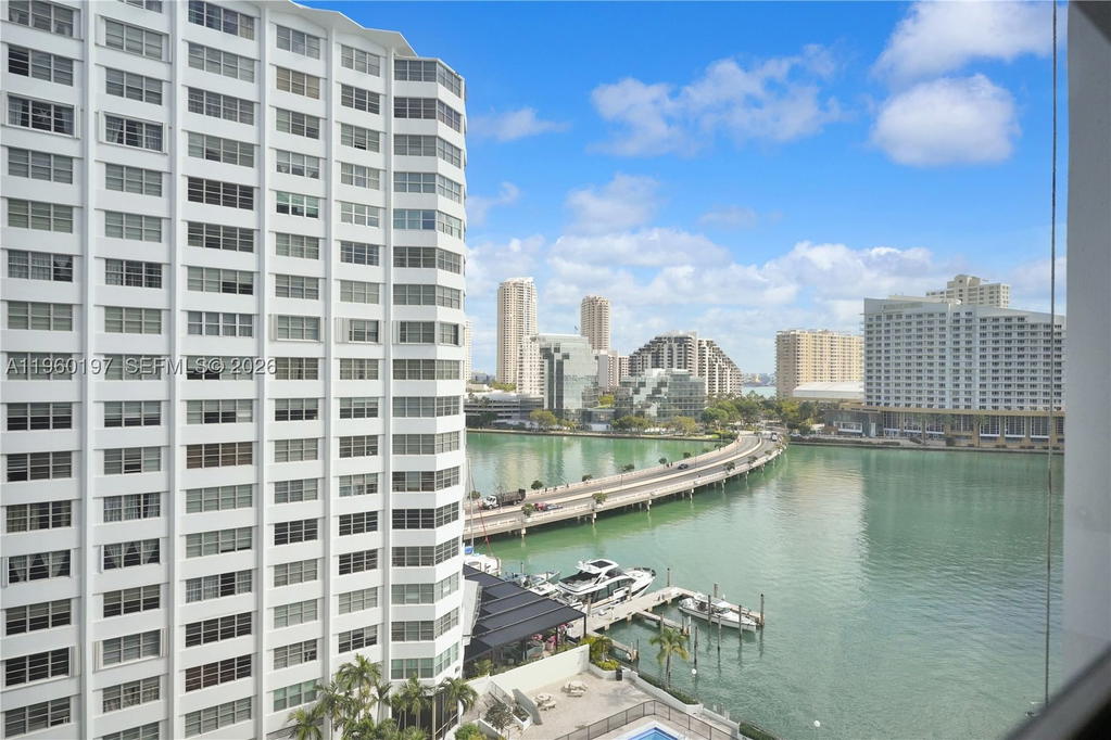 Real estate property located at 905 Brickell Bay Dr #1121, Miami-dade, Four Ambassadors Condo Ph, Miami, FL