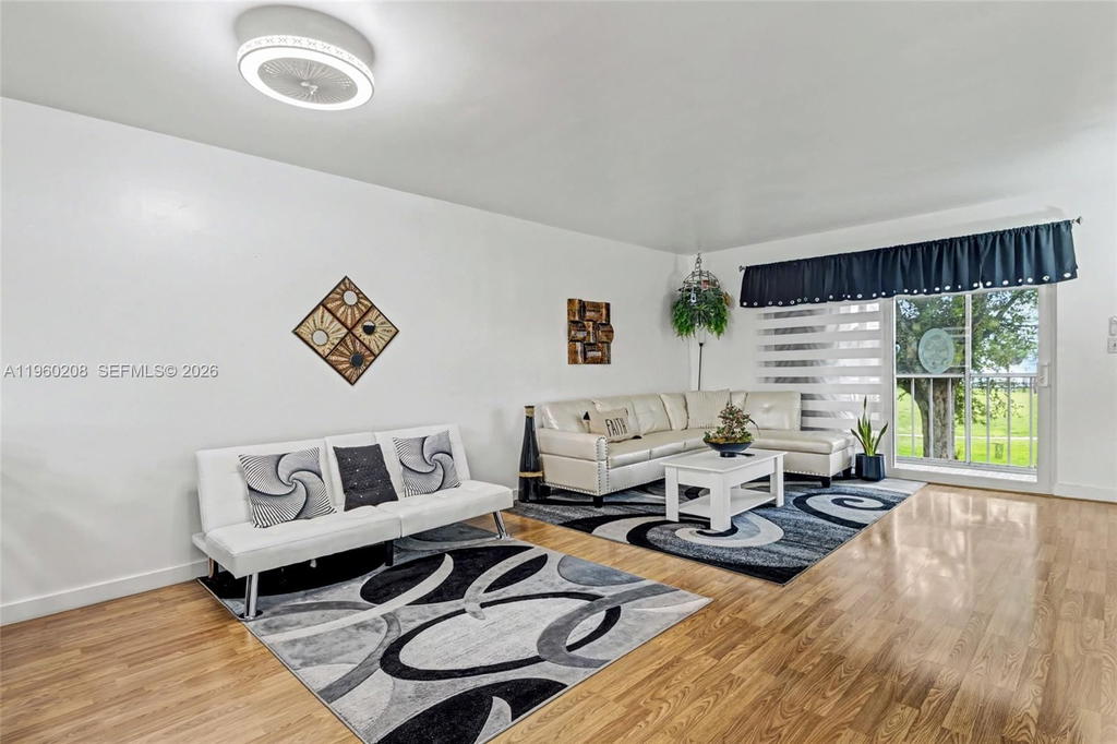 Real estate property located at 5100 Washington St #207, Broward, Hillcrest Country Club Ap, Hollywood, FL